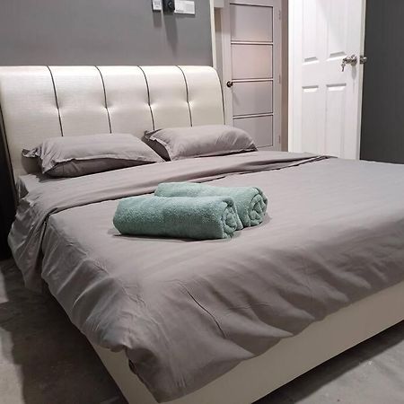 Impian Stay 0.1 Townhouse With 3 Bedrooms. 瓜埠 外观 照片